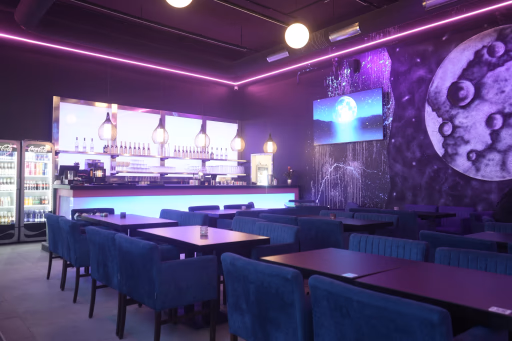 Moon Cafe Bar Lounge Hannover Garbsen Ambiente Aussenansicht und Innenansicht Beste Bar in Garbsen und Hannover